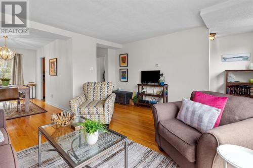 70 Eastaff Street, St. John'S, NL - Indoor Photo Showing Living Room