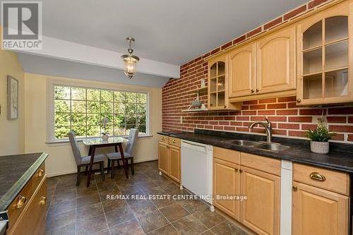 17 Holmes Drive, Caledon, ON - Indoor Photo Showing Kitchen With Double Sink