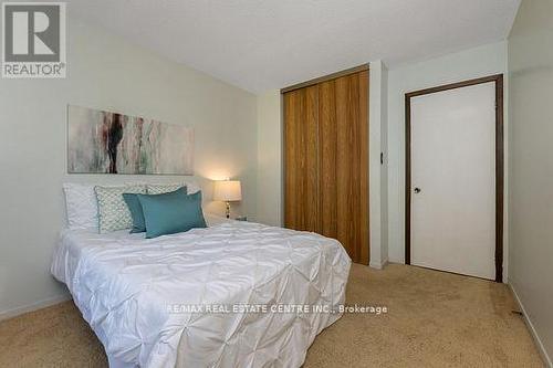 17 Holmes Drive, Caledon, ON - Indoor Photo Showing Bedroom