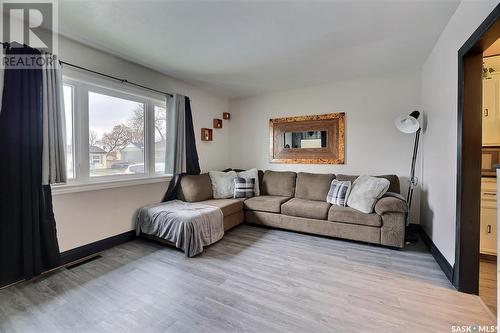 740 Rae Street, Regina, SK - Indoor Photo Showing Living Room