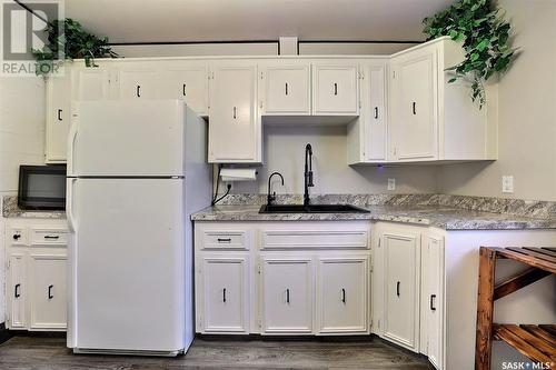 740 Rae Street, Regina, SK - Indoor Photo Showing Kitchen