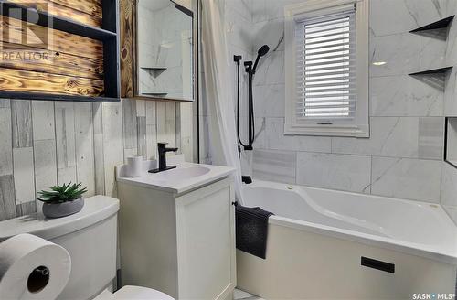 740 Rae Street, Regina, SK - Indoor Photo Showing Bathroom