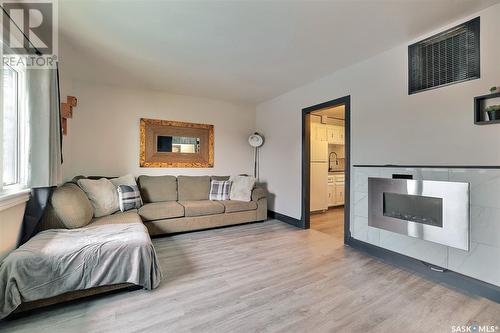 740 Rae Street, Regina, SK - Indoor Photo Showing Living Room