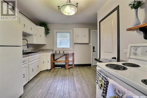 740 Rae Street, Regina, SK - Indoor Photo Showing Kitchen