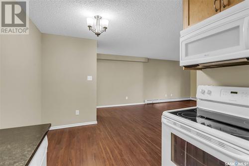 104F 1121 Mckercher Drive, Saskatoon, SK - Indoor Photo Showing Kitchen