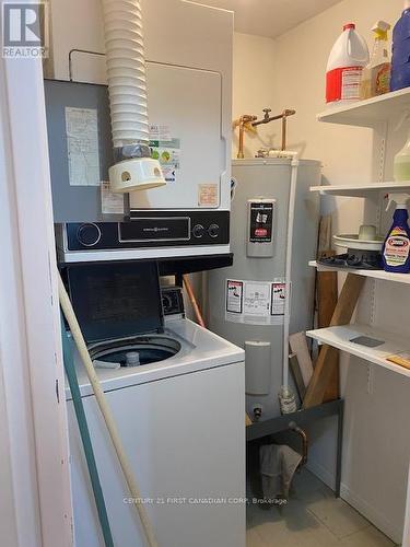 901 - 570 Proudfoot Lane, London, ON - Indoor Photo Showing Laundry Room