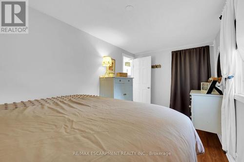 11 Esther Street, Brant, ON - Indoor Photo Showing Bedroom