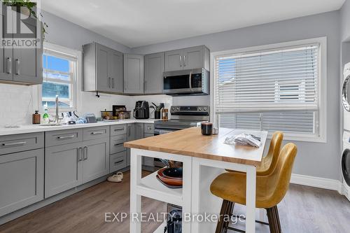 27 Lasalle Street, Welland, ON - Indoor Photo Showing Kitchen