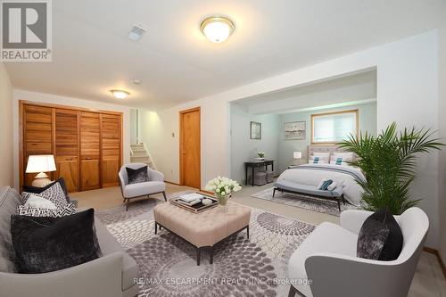 2 Jodi Place, Guelph, ON - Indoor Photo Showing Living Room