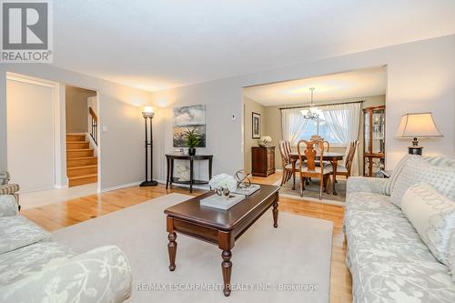 2 Jodi Place, Guelph, ON - Indoor Photo Showing Living Room