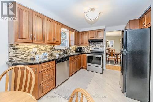 2 Jodi Place, Guelph, ON - Indoor Photo Showing Kitchen