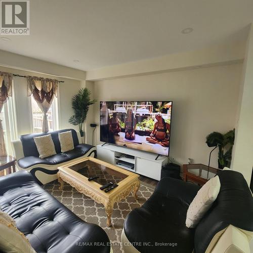 57 Arlington Crescent, Guelph, ON - Indoor Photo Showing Living Room