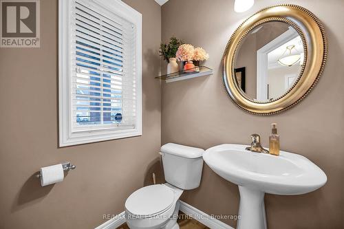 226 Tanglewood Drive, Hamilton, ON - Indoor Photo Showing Bathroom