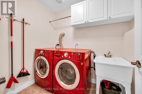 226 Tanglewood Drive, Hamilton, ON - Indoor Photo Showing Laundry Room