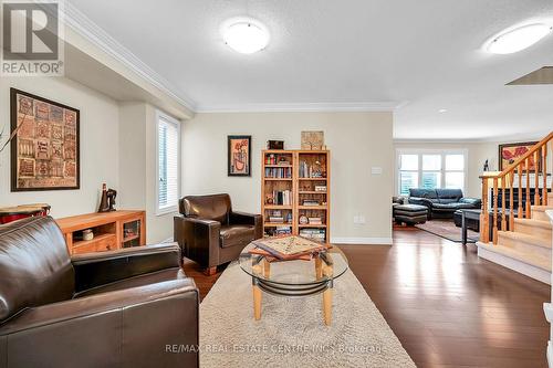 226 Tanglewood Drive, Hamilton, ON - Indoor Photo Showing Living Room