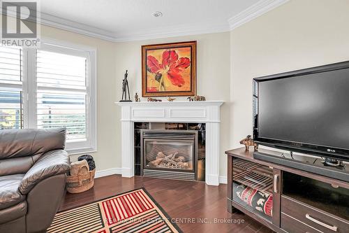 226 Tanglewood Drive, Hamilton, ON - Indoor Photo Showing Living Room With Fireplace