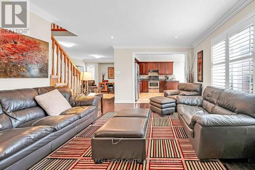 226 Tanglewood Drive, Hamilton, ON - Indoor Photo Showing Living Room