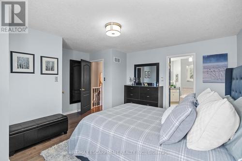 9 - 18 Cedar Street, Grimsby, ON - Indoor Photo Showing Bedroom