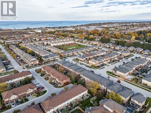 9 - 18 Cedar Street, Grimsby, ON - Outdoor With View