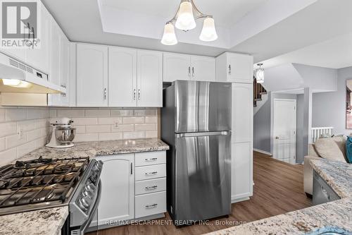 9 - 18 Cedar Street, Grimsby, ON - Indoor Photo Showing Kitchen