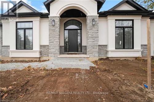 9 Kent Street, Niagara-On-The-Lake, ON - Outdoor With Facade