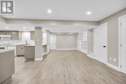 29 Lakeview Lane, Haldimand, ON - Indoor Photo Showing Kitchen