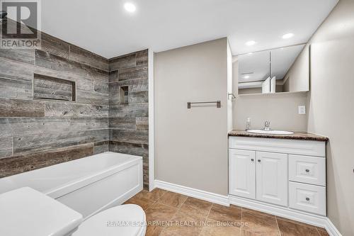 29 Lakeview Lane, Haldimand, ON - Indoor Photo Showing Bathroom