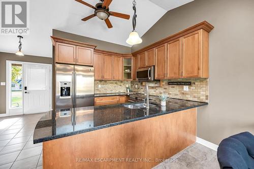 29 Lakeview Lane, Haldimand, ON - Indoor Photo Showing Kitchen With Double Sink