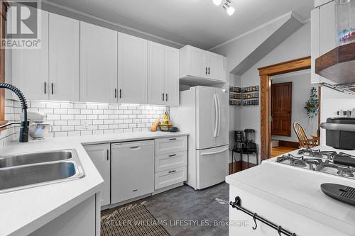 44 Colborne Street, Strathroy-Caradoc (Caradoc), ON - Indoor Photo Showing Kitchen With Double Sink