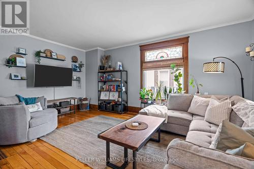 44 Colborne Street, Strathroy-Caradoc (Caradoc), ON - Indoor Photo Showing Living Room