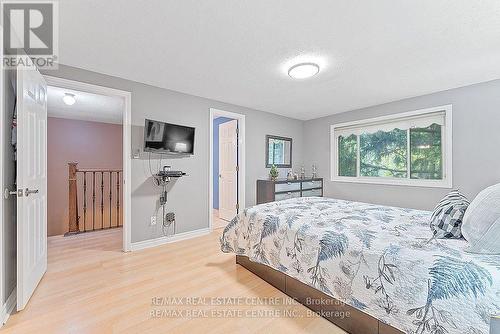 3175 Patrick Crescent, Mississauga, ON - Indoor Photo Showing Bedroom