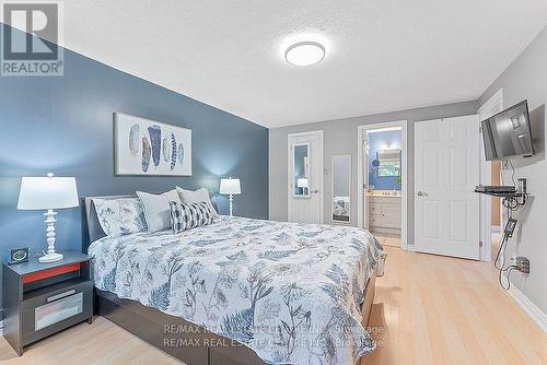 3175 Patrick Crescent, Mississauga, ON - Indoor Photo Showing Bedroom