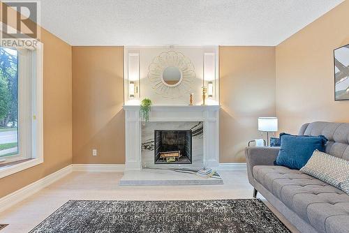 3175 Patrick Crescent, Mississauga, ON - Indoor Photo Showing Living Room With Fireplace