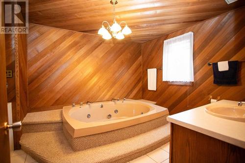 87 River Rd, Sault Ste. Marie, ON - Indoor Photo Showing Bathroom