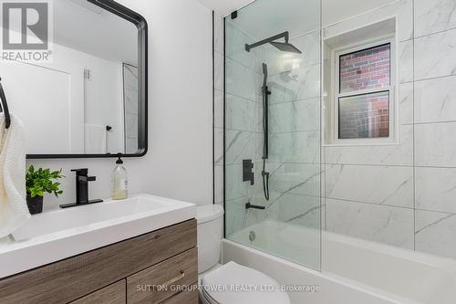 Unit A - 298 South Kingsway S, Toronto, ON - Indoor Photo Showing Bathroom