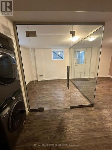 105 Bowbeer Road, Oakville, ON - Indoor Photo Showing Laundry Room