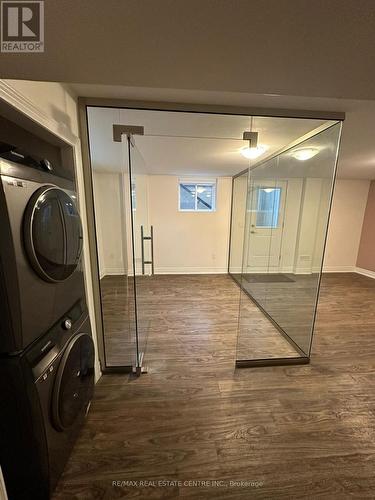 105 Bowbeer Road, Oakville, ON - Indoor Photo Showing Laundry Room