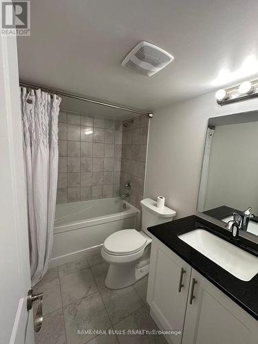 105 Bowbeer Road, Oakville, ON - Indoor Photo Showing Bathroom