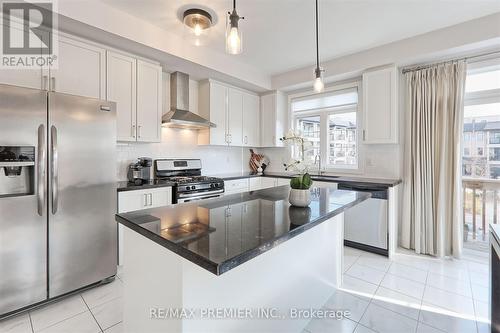 550 Mermaid Crescent, Mississauga, ON - Indoor Photo Showing Kitchen With Stainless Steel Kitchen With Upgraded Kitchen