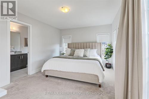 550 Mermaid Crescent, Mississauga, ON - Indoor Photo Showing Bedroom