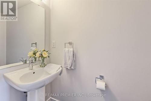 550 Mermaid Crescent, Mississauga, ON - Indoor Photo Showing Bathroom