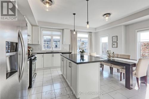 550 Mermaid Crescent, Mississauga, ON - Indoor Photo Showing Kitchen With Upgraded Kitchen