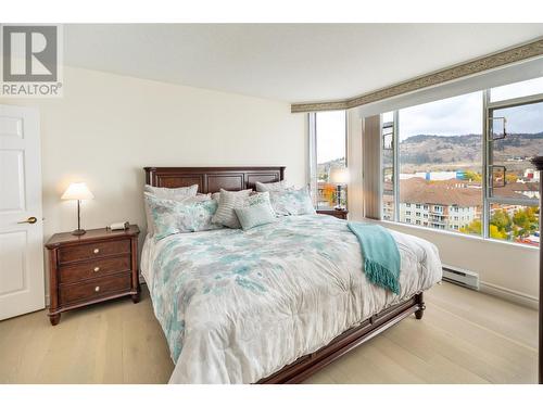 1152 Sunset Drive Unit# 901, Kelowna, BC - Indoor Photo Showing Bedroom