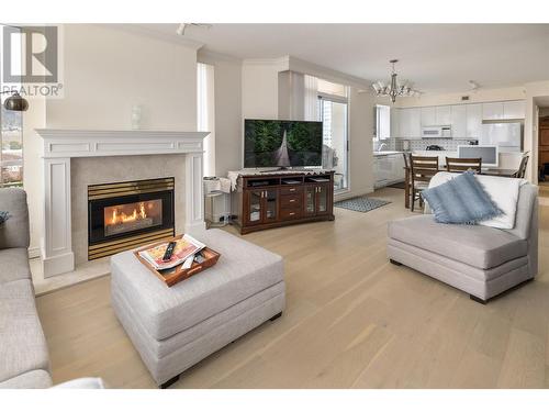 1152 Sunset Drive Unit# 901, Kelowna, BC - Indoor Photo Showing Living Room With Fireplace