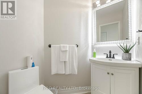 5555 Loonlake Avenue, Mississauga, ON - Indoor Photo Showing Bathroom