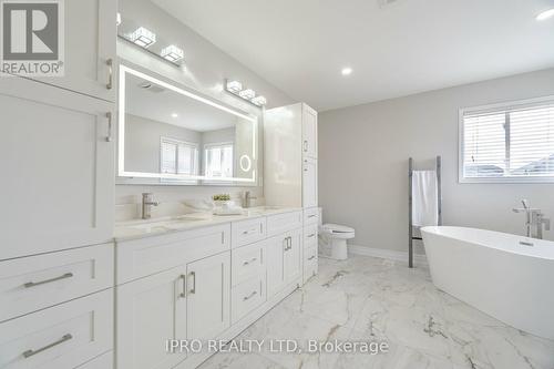 5555 Loonlake Avenue, Mississauga, ON - Indoor Photo Showing Bathroom