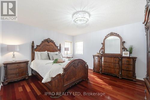 5555 Loonlake Avenue, Mississauga, ON - Indoor Photo Showing Bedroom