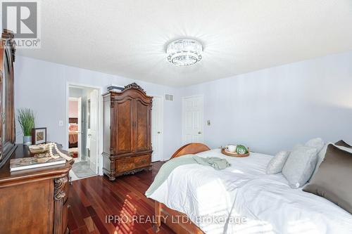 5555 Loonlake Avenue, Mississauga, ON - Indoor Photo Showing Bedroom