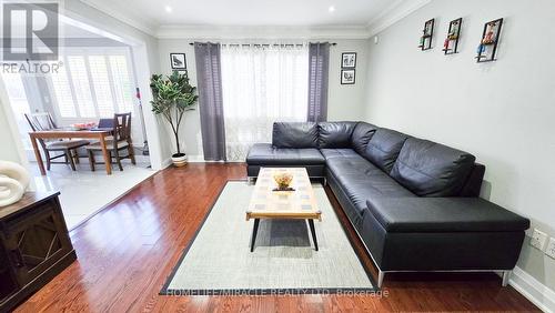 19 Fidelity Avenue W, Brampton, ON - Indoor Photo Showing Living Room