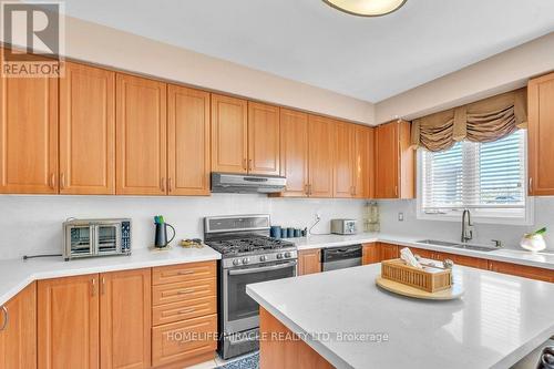 27 Putnam Drive, Brampton, ON - Indoor Photo Showing Kitchen With Double Sink